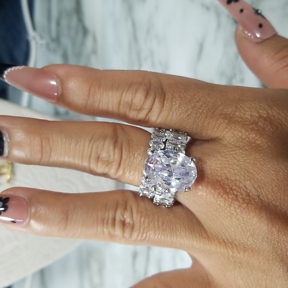 Jewels 💗 - Picture 2 of 9